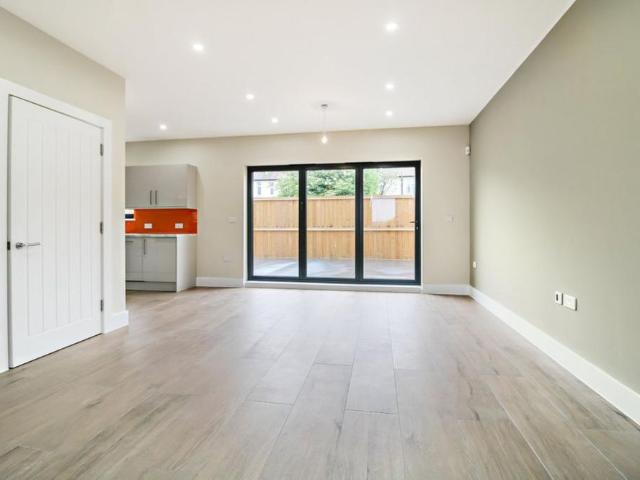 Townhouse for rent in Kings Farm, Hamerton