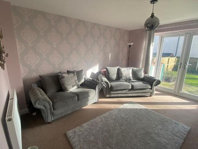 Townhouse for rent in Sutton in Ashfield, Ashfield