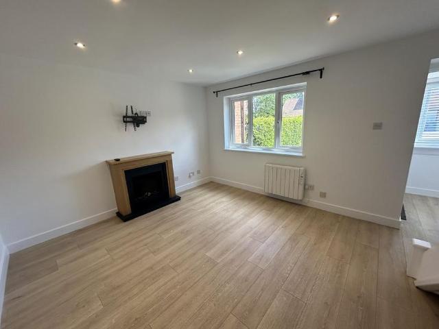 Townhouse for rent in Norton Lindsey, Green Close