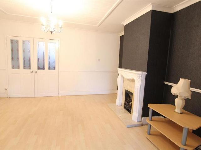 Townhouse for rent in St George's Quarter / Cultural Quarter, Calderstones