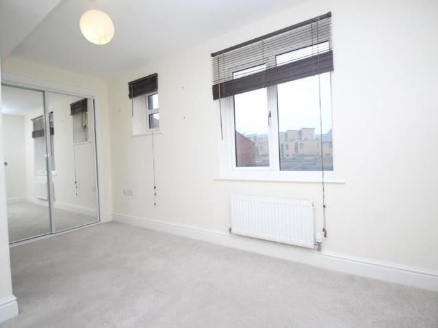 Townhouse for rent in Oakridge Park, Old Wolverton
