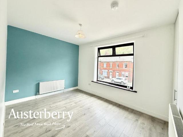 Townhouse for rent in Joiner's Square, Hanley