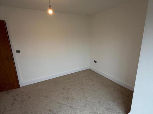 Townhouse for rent in Weelsby, Old Clee