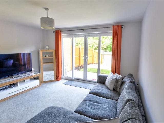 Townhouse for rent in Steeton, Bradford