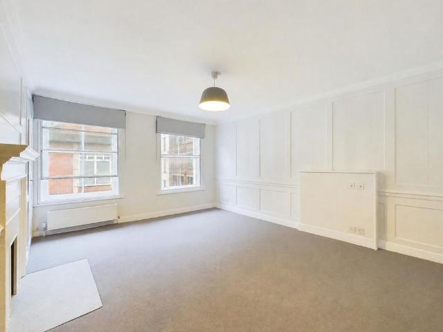 Townhouse for rent in City of Westminster, Greater London