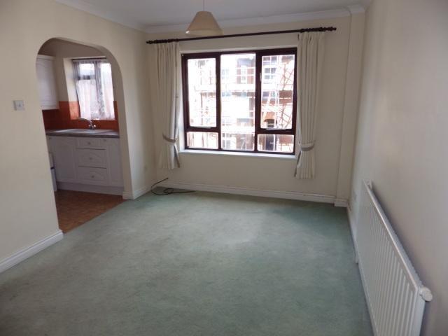 Townhouse for rent in Withycombe, Budlake