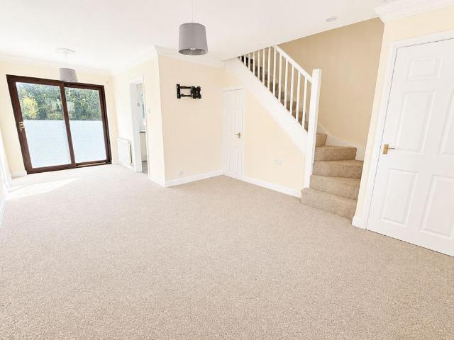 Townhouse for rent in Bingley, West Yorkshire