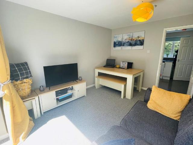Townhouse for rent in Haddon, East Midlands