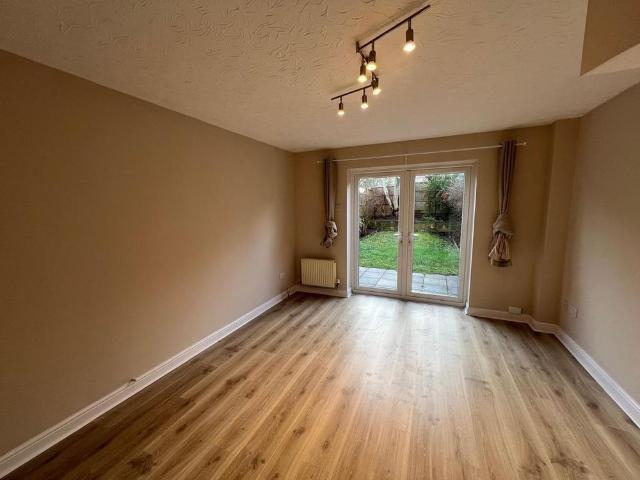 Townhouse for rent in Barton In Fabis, East Midlands