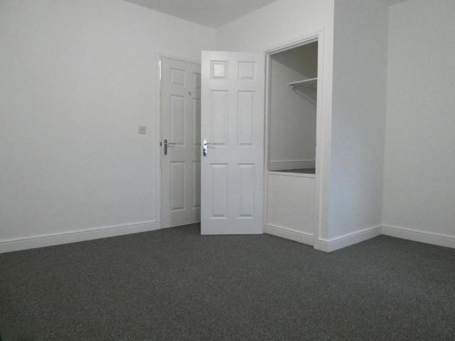 Townhouse for rent in Edenthorpe, South Yorkshire