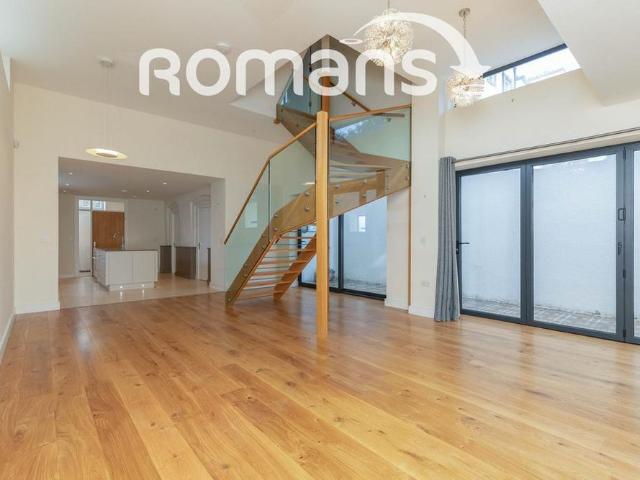 Townhouse for rent in Hotwells, Feckenham