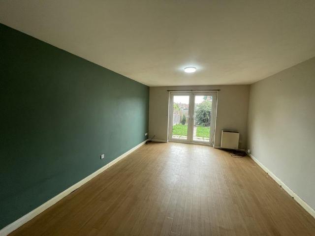 Townhouse for rent in Dalestorth, Skegby
