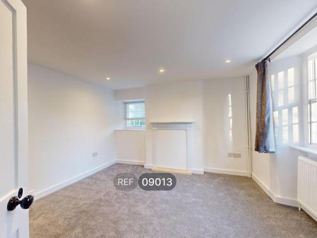 Townhouse for rent in Baron St Martin, South Kesteven