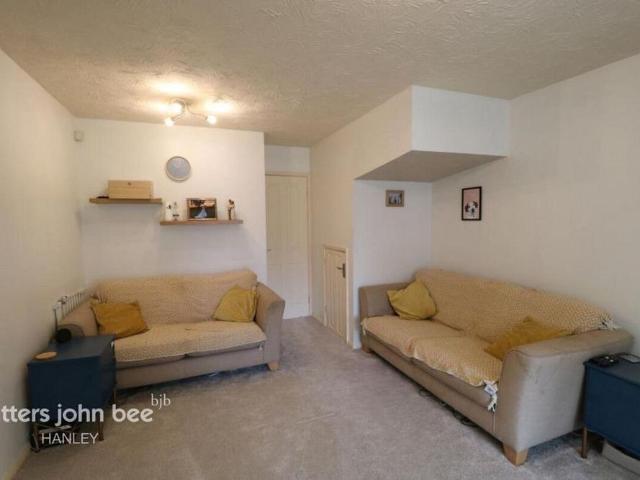Townhouse for rent in Meir Park, Stoke-on-Trent