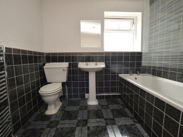 Townhouse for rent in Wigan, Greater Manchester