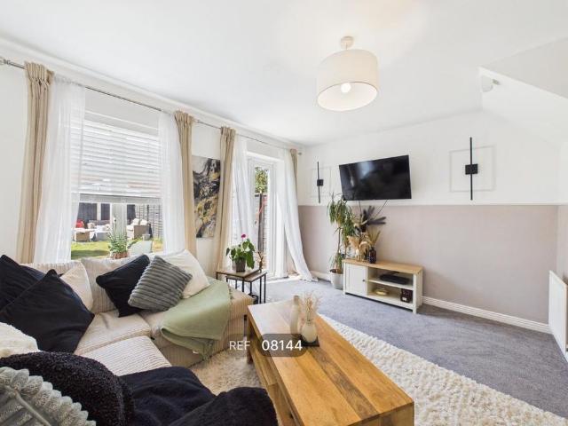 Townhouse for rent in Farleys, Hucknall
