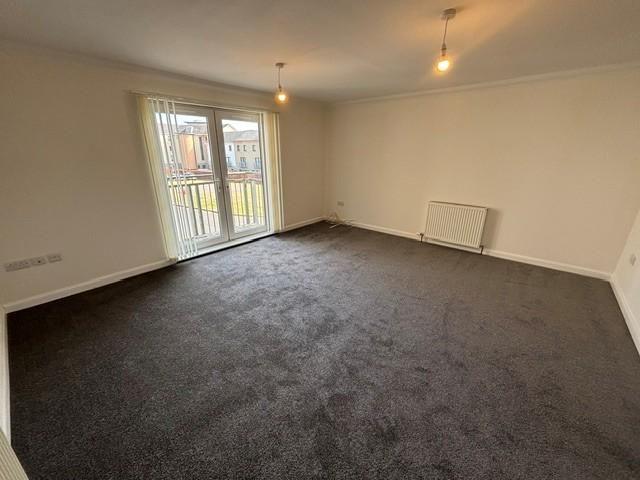 Townhouse for rent in Coldside, Scotland