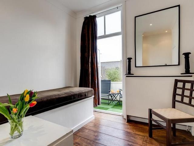 Townhouse for rent in Crookhill, Worcestershire