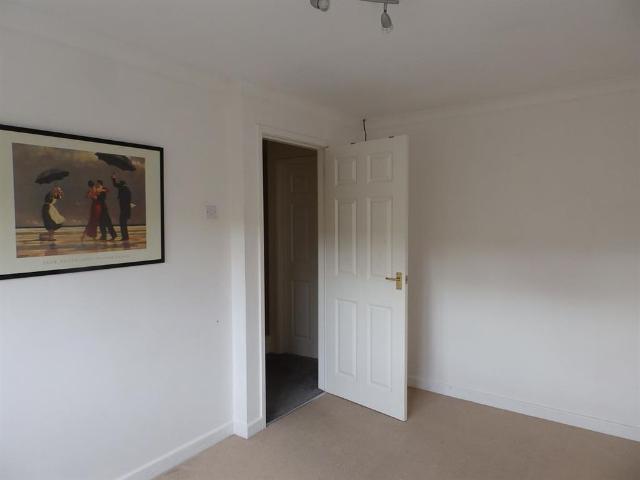 Townhouse for rent in Bromborough, Liverpool City Region