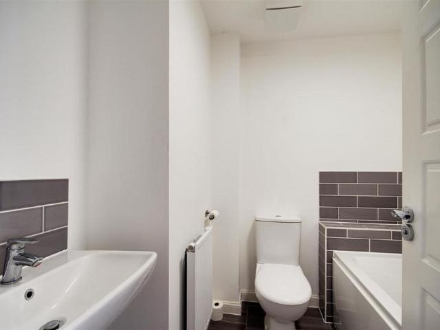 Townhouse for rent in West Worthing, Worthing