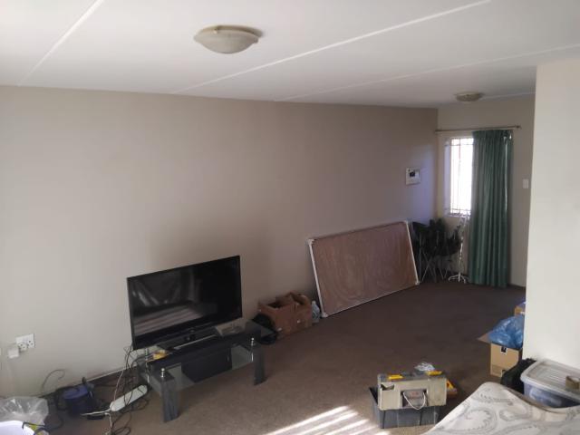 Townhouse for rent in Nooitgedacht, Gauteng