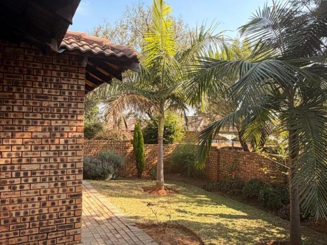 Townhouse for rent in Akasia, Gauteng