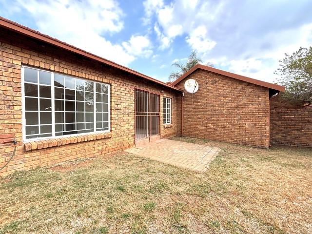 Townhouse for rent in Centurion