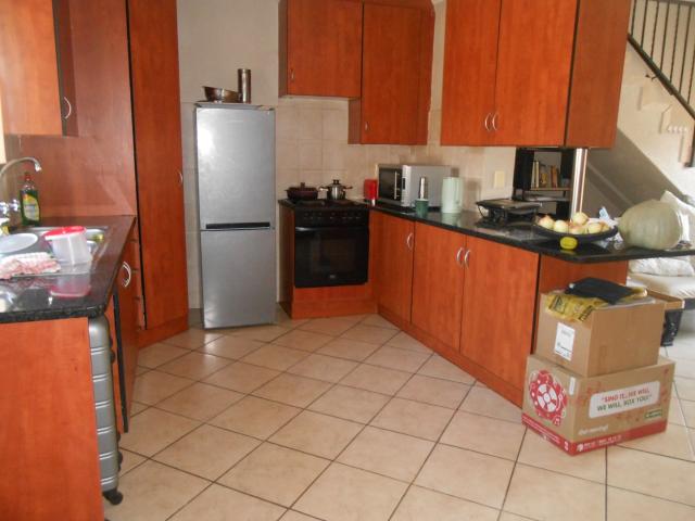 Townhouse for rent in Waterkloof, Gauteng