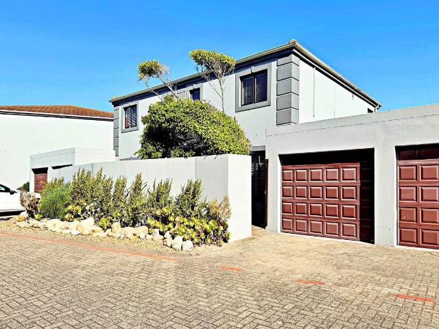 House for rent in Sunridge, Table View