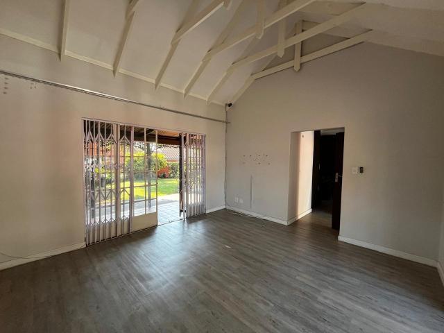 Townhouse for rent in Waterkloof, Gauteng