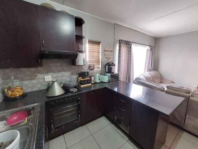 Townhouse for rent in Waterkloof, Gauteng