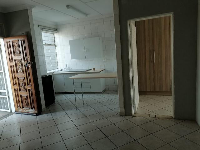 Townhouse for rent in Edleen, Ekurhuleni