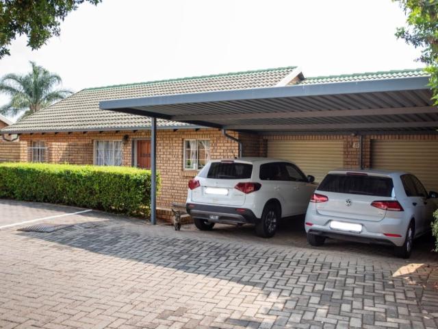 Townhouse for rent in Equestria, Pretoria