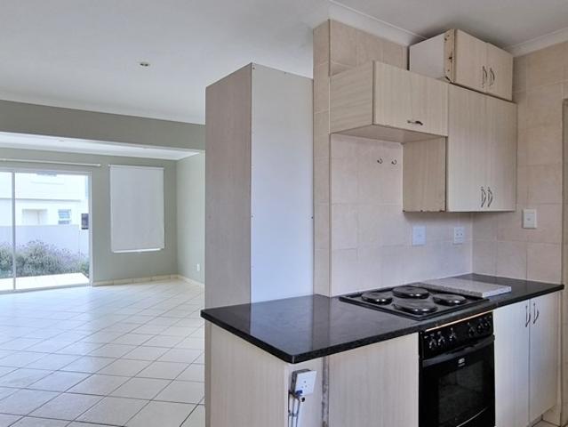 Townhouse for rent in Waterkloof, Gauteng