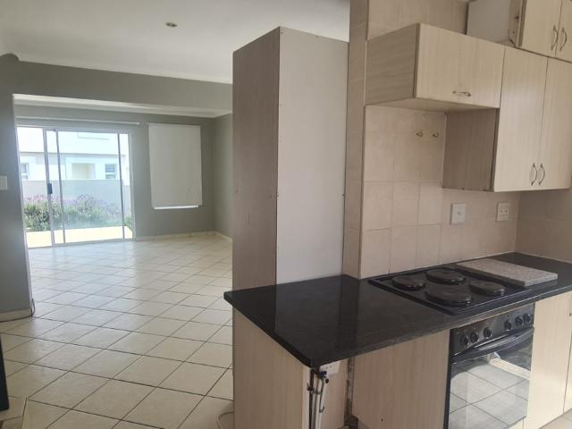 Townhouse for rent in Waterkloof, Gauteng