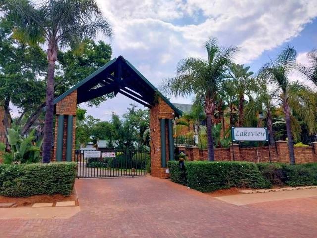 House for rent in Waterkloof, Gauteng