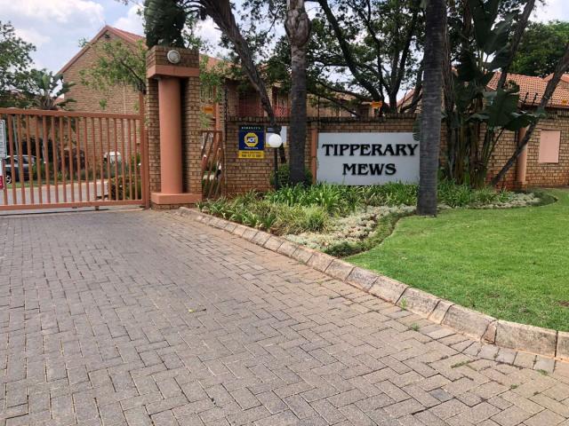 House for rent in Faerie Glen, Gauteng