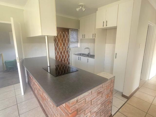 Townhouse for rent in Francis Evatt Park, Nelson Mandela Bay Metropolitan Municipality