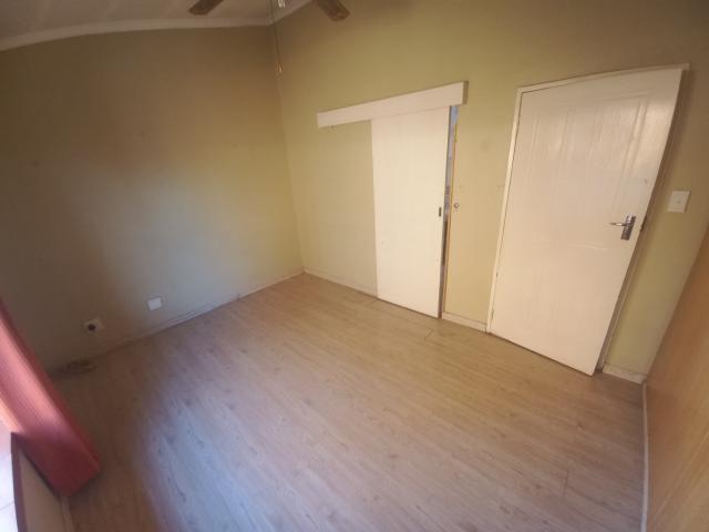 Townhouse for rent in Waterkloof, Gauteng