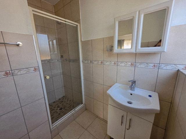 Townhouse for rent in Waterkloof, Gauteng