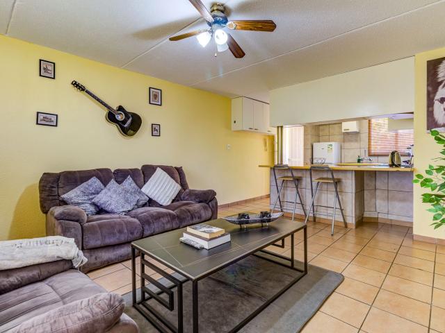Townhouse for rent in Glenmarais, Ekurhuleni