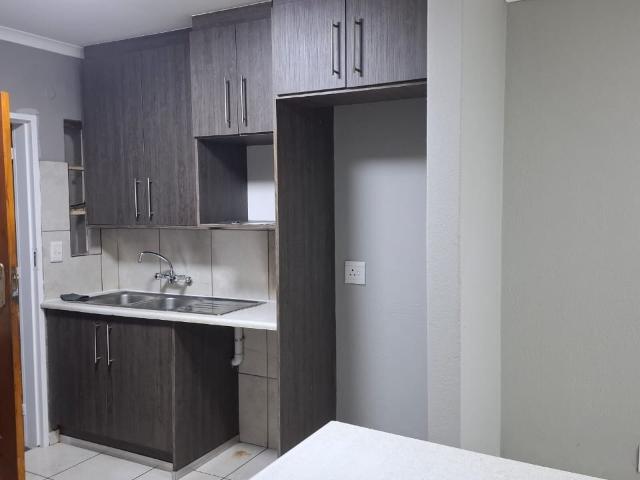 Townhouse for rent in Glenmarais, Ekurhuleni