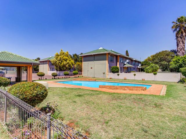 Townhouse for rent in Ekurhuleni, Gauteng