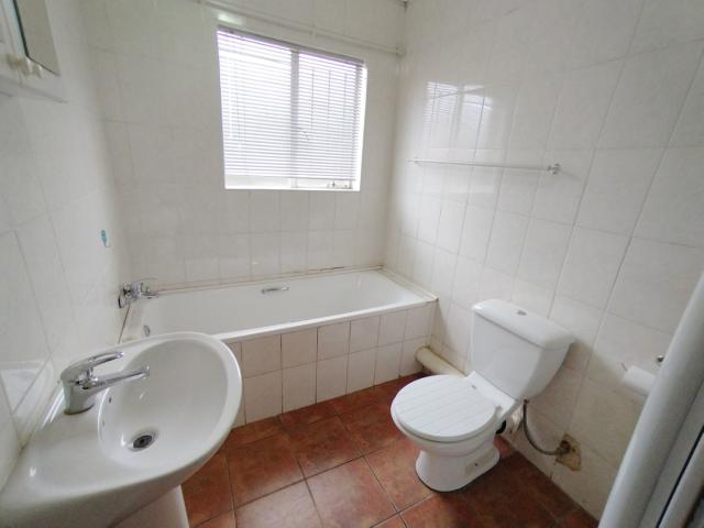 Townhouse for rent in Mohlakeng, Gauteng