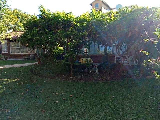 Townhouse for rent in Waterkloof, Gauteng