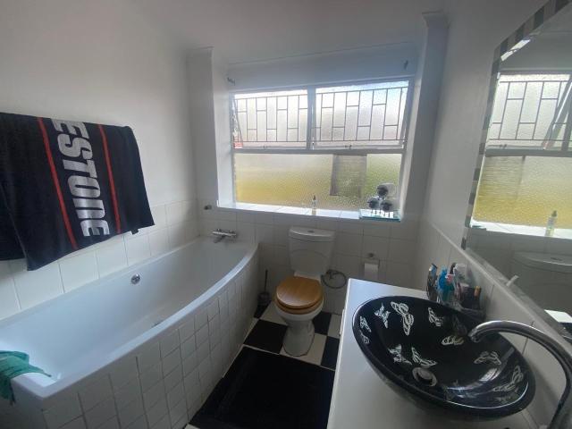 Townhouse for rent in Waterkloof, Gauteng