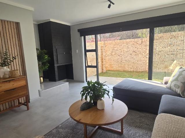 Townhouse for rent in Waterkloof, Gauteng