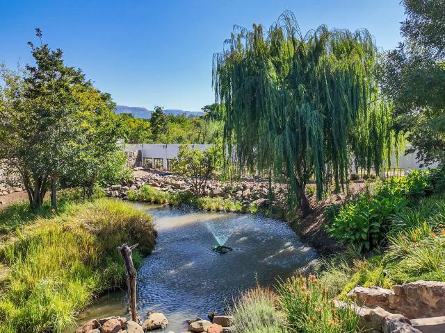 Townhouse for rent in Hartbeespoort Dam Nature Reserve, North West