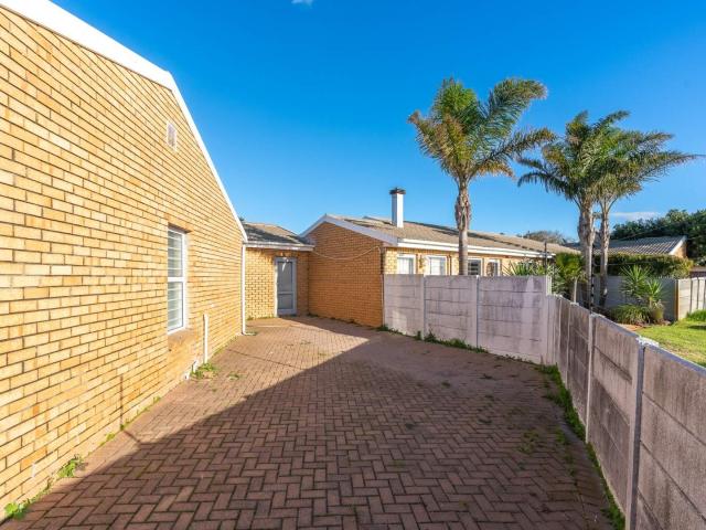 Townhouse for rent in Milnerton, Western Cape