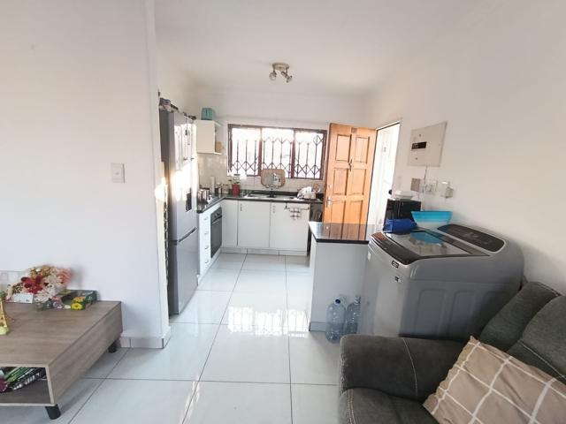Townhouse for rent in Vosloorus, Gauteng